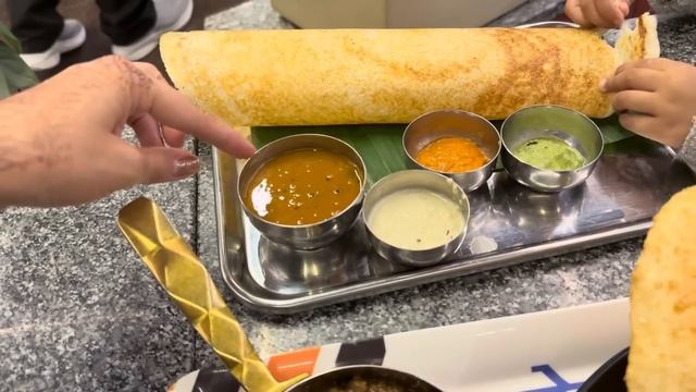 Дочь улыбается, но ситуация страшнаястолица Индии, что ты творишь? А впереди еще самолет до Гоа смотреть онлайн