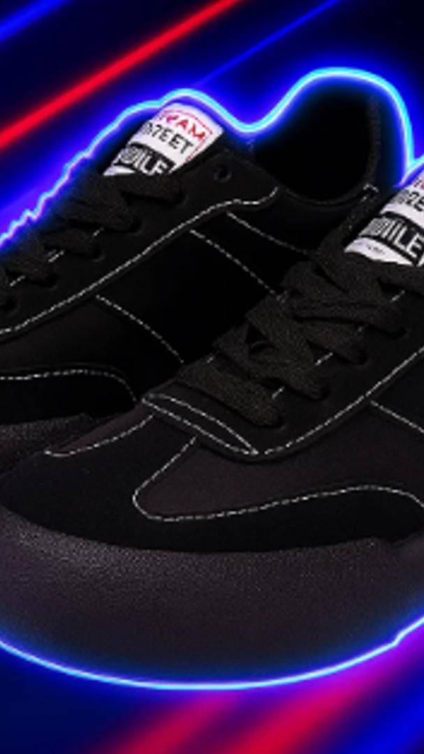 В этом видео автор рассказывает про кроссовки Califbull , купленные им на Poizon