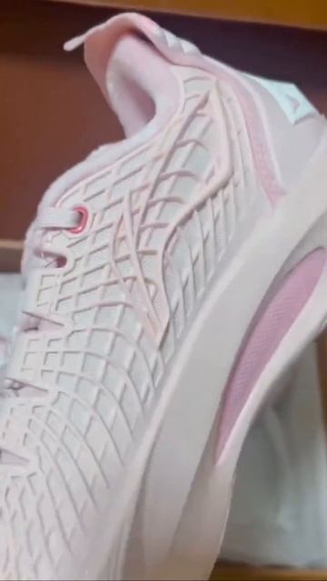 Баскетбольная модель Li-Ning JB3 смотреть онлайн