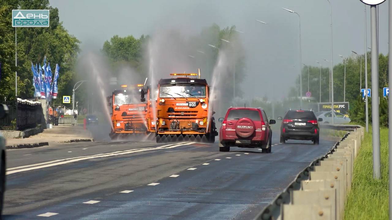 Регулярный полив дорог предотвращает деформацию покрытия. смотреть онлайн