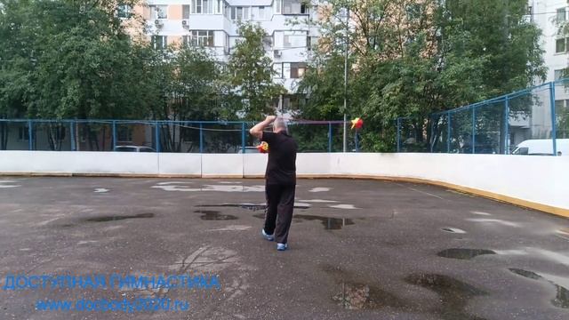 Разминка с мячами для фитнеса на верёвке (9)