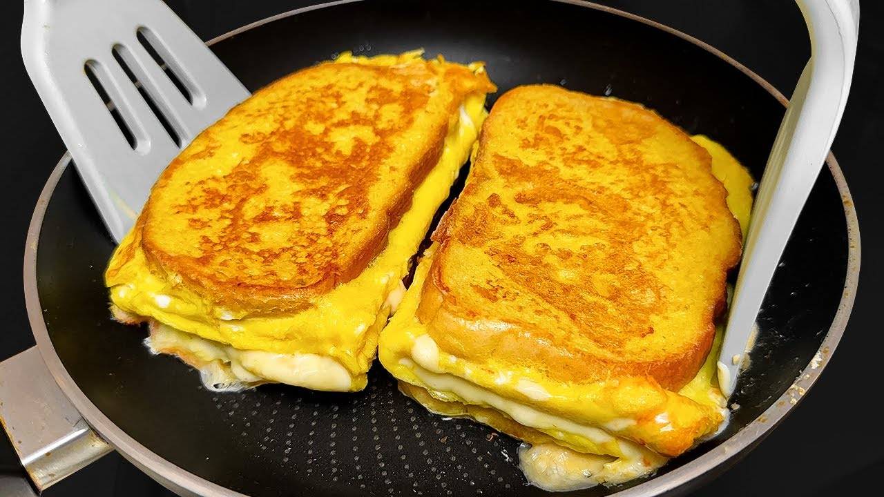 Не знаете, что приготовить на завтрак! Простой и вкусный рецепт сэндвича!