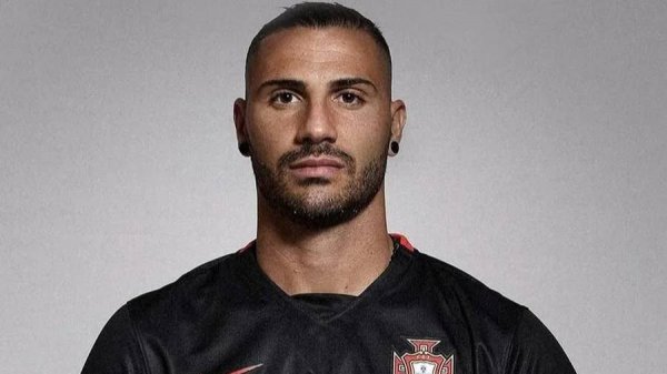 Рикарду Куарежма !!! Ricardo Quaresma - Sublime Showboat Skills & Goals