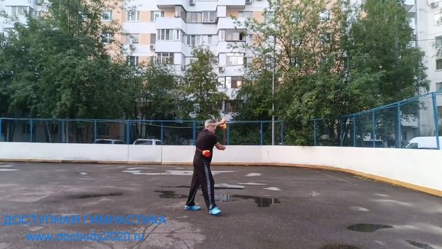 Разминка с мячами для фитнеса на верёвке (14)