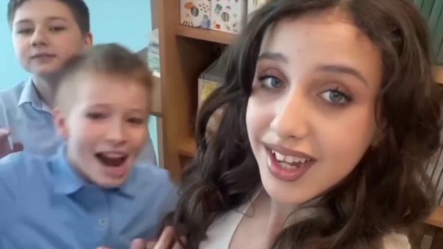 12-летняя барнаульский визажист Варвара Кольченко с одноклассниками смотреть онлайн