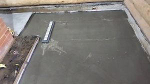 баня пол в моечной, заливка.mp4