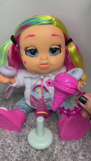 🍿 Первые эмоции плачущих младенцев, кормление мечтательной куклы #шорты