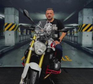 BMW R1200R накачанный интелектуал