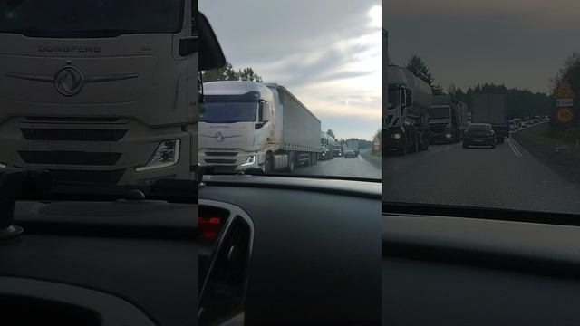 Подъезжаем к Питеру, пробка огромная смотреть онлайн