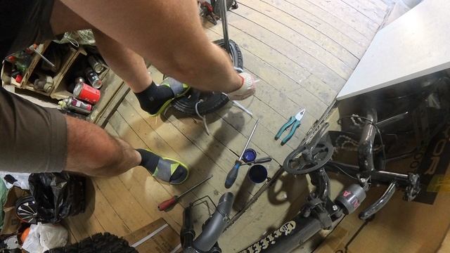 Забортовка литой покрышки электровелосипеда 16 х 2.5