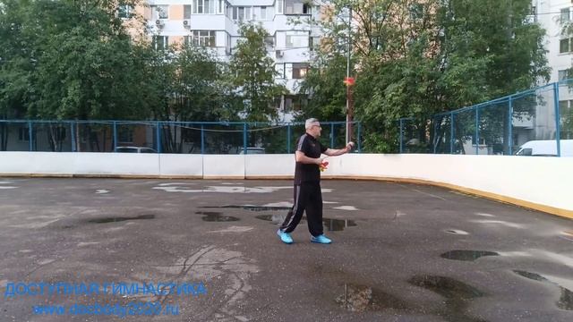 Разминка с мячами для фитнеса на верёвке (11)