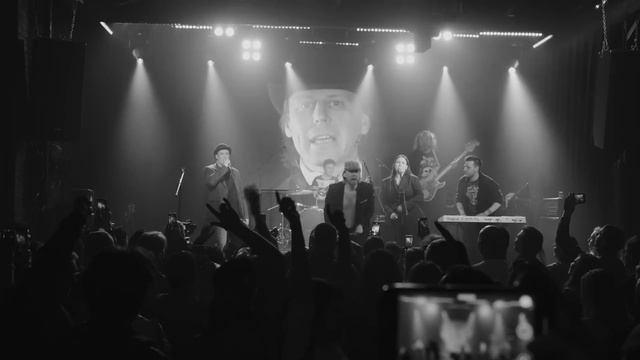 Ласковый Октябрь (Перец & Яковлев). Норманны. Концерт в СПб смотреть онлайн