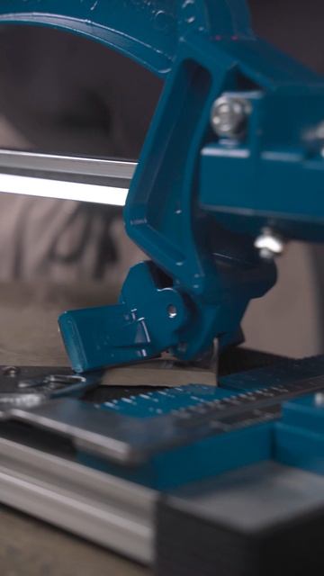 Тестируем усиленный плиткорез РемоКолор смотреть онлайн