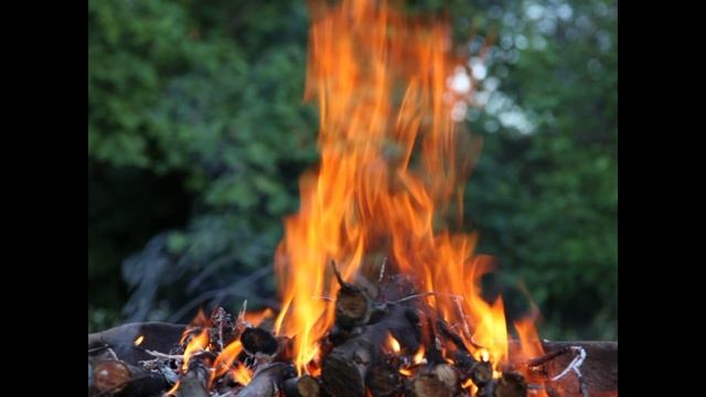 Треск костра. Звуки природы. смотреть онлайн