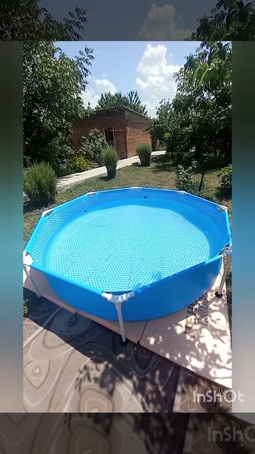 Каркасный бассейн установили на участке с уклоном