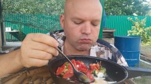 ОБЖОР яичница с луком/мукбанг/еда на камеру/мокпанроссия/ем на видео