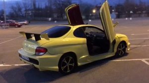 Жёлтая машина