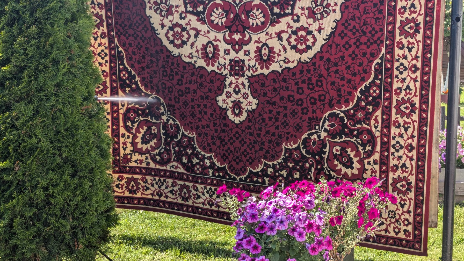 Стираем ковер пока хорошая погода. смотреть онлайн