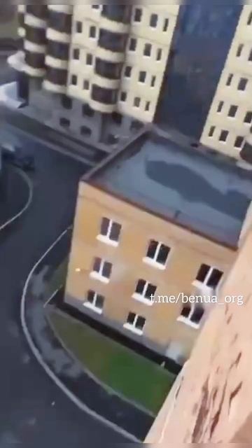 ГНИЛОЙ кирпич новой многоэтажки в Петербурге. Обрушение фасада #недвижимость #новостройки #шок смотреть онлайн