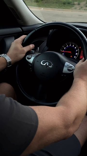 INFINITI FX37