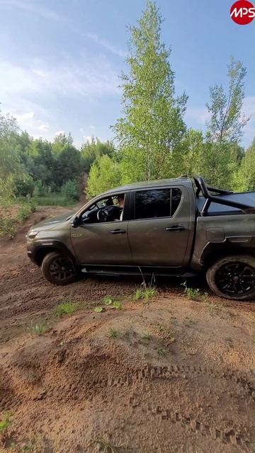 Toyota Hilux против GWM Poer: два рамных с дизелем - будут почти на равных? Скоро полный тест. смотреть онлайн