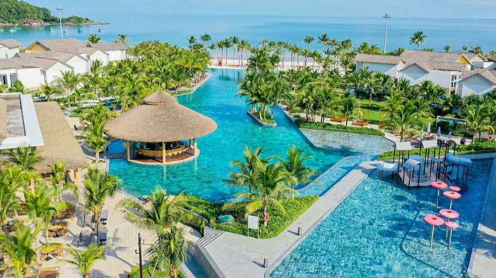 Вьетнамские курорты. Куда отправиться в 2025 году. смотреть онлайн