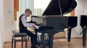 Андрей Курносов, 3 класс, 10 лет. М. Клементи, Сонатина фа мажор.