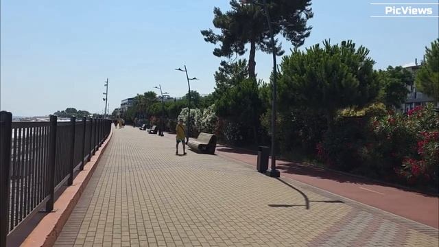 Сочи Сириус пляж Сигма Сириус сегодня 16 июля 2025. Имеретинская набережная, погода в Сириусе сейчас смотреть онлайн