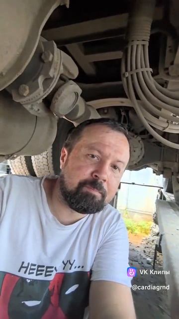 Осмотр самосвала Shacman на эстакаде #автоподбор #осмотр #грузовик #РнД #самосвал #Shacman смотреть онлайн