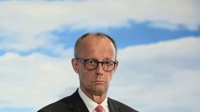 WSJ раскрыла, как Мерц уговорил Трампа «дипломатией чековых книжек». смотреть онлайн