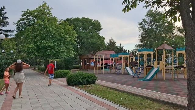 Весёлые дни в пансионате Приморье: от аппликаций до бассейна для детей 🎨🏊♂️ смотреть онлайн