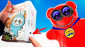 ВОТ КАК ЛАБУБУ СЛЕДИТ ЗА ТОБОЙ!