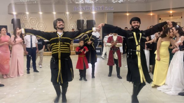 Лезгинка На Свадьбе Assa Group Dance ALISHKA ELCHIN Zaqatala 2025 Lezginka Toy Пацаны Зажигают