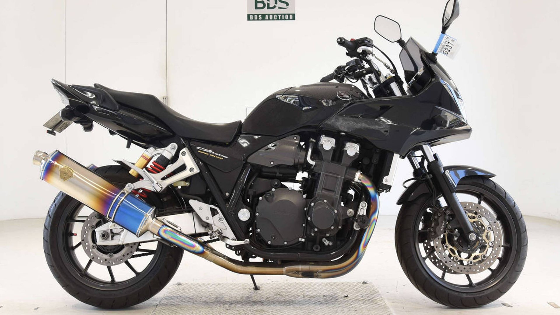 Видеообзор Honda CB1300 Super Boldor 2016 смотреть онлайн