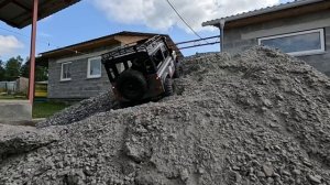 Опасный подъём вдоль обрыва на джипе RC Defender MN99s