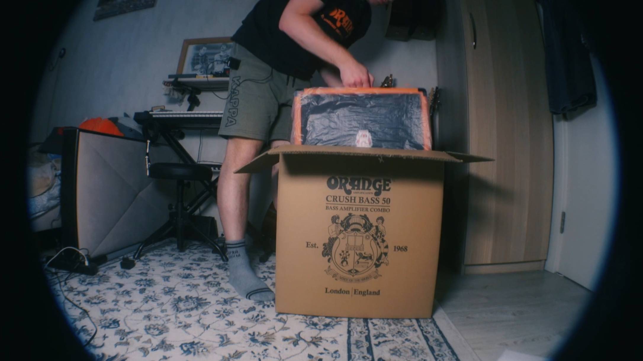 Распаковка басового комбика Orange Crush 50 смотреть онлайн