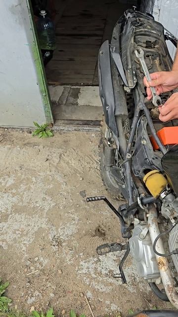 запускаем заброшеный мотоцикл