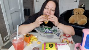 Вкусно и Точка! Мехико Бургер с курицей, Мехико Бургер острый, Чуррос с шоколадом, Клубника-кактус.