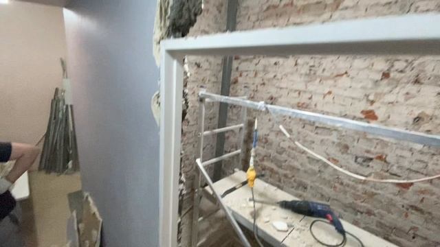 Завершили демонтаж в санузле