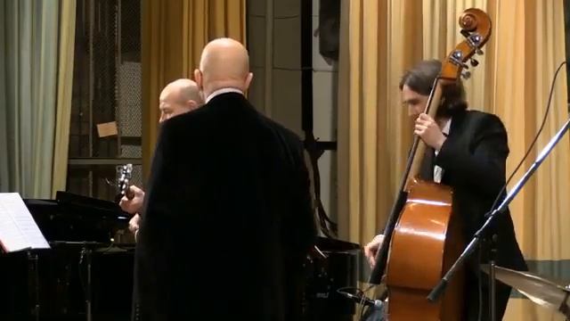 RUNNIN WILD смотреть онлайн