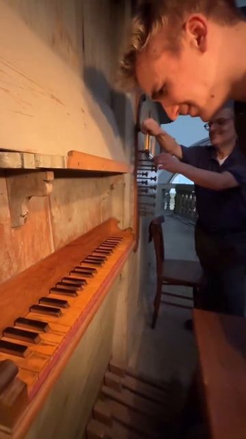 Звучит прекрасно, а в конце налажал... смотреть онлайн