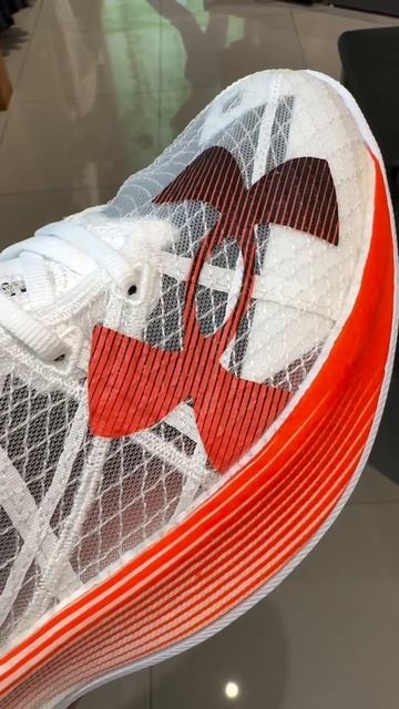 Спортивная модель Under Armour Velociti Elite 2 смотреть онлайн