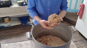 Замес теста для хлеба. Николай Астахов 06.07.2025.