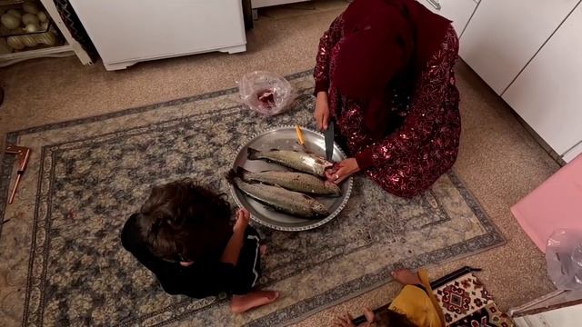 Страх в сердце Тайибы за будущее детей. Фермеры развиваются вместе с рабочими. смотреть онлайн