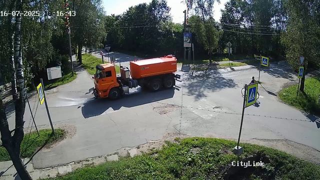 «Летний душ» для автомобильных дорог Назии.