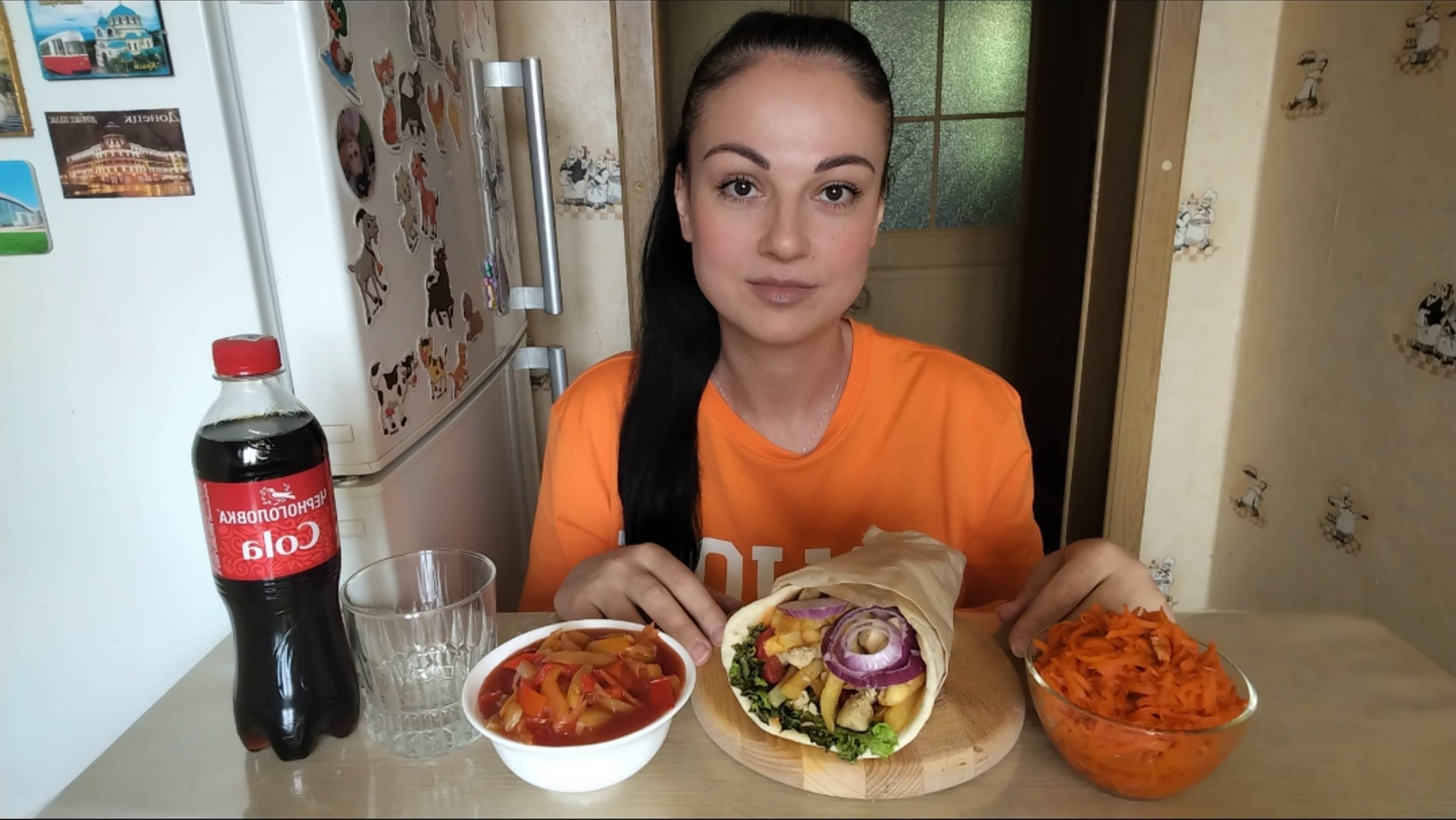 Мукбанг🌮Гирос с курицей🥗 Отвечаю на вопросы ☺️🥰 смотреть онлайн