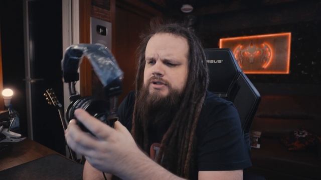 Mackie MC 100 - Студийные закрытые наушники смотреть онлайн