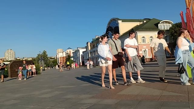 Катаемся с ростиком на машине 1/3 смотреть онлайн