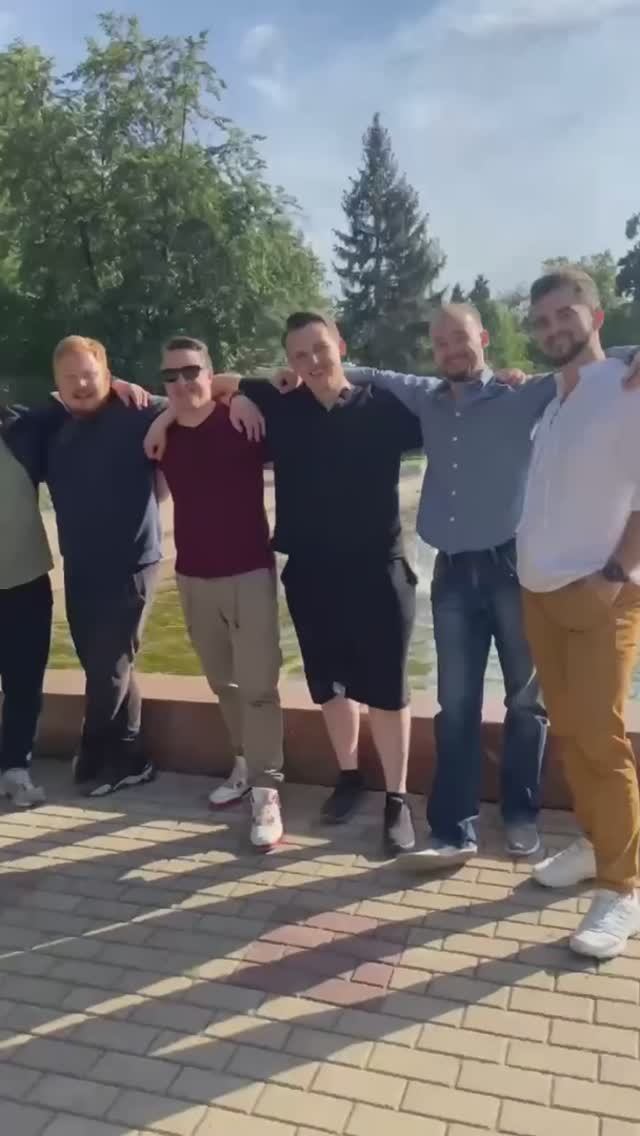 Мы задали артистам вопрос: чем они занимаются в свободное время. И вот что ответили наши парни 💪 смотреть онлайн