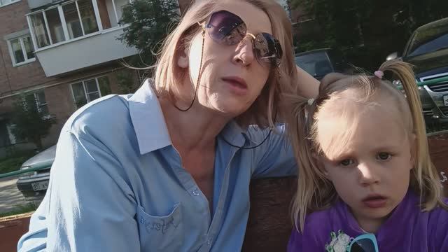 Как остаться без друзей и своих вещей. Лёгкий способ - всё отдай и стан ненужным. смотреть онлайн